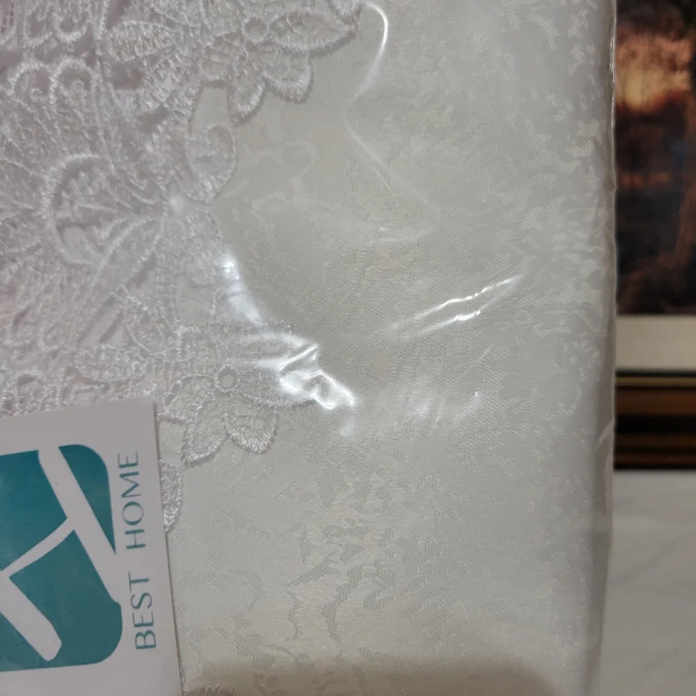 Table Cloth - Picture 3 of 4